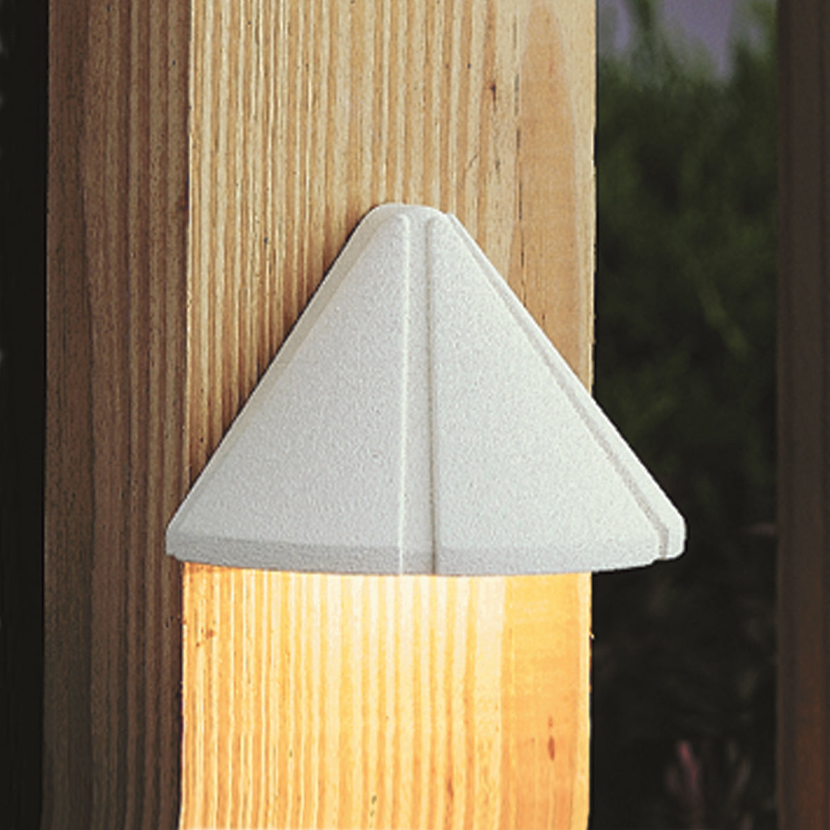 Deck Light 15765WHT27R